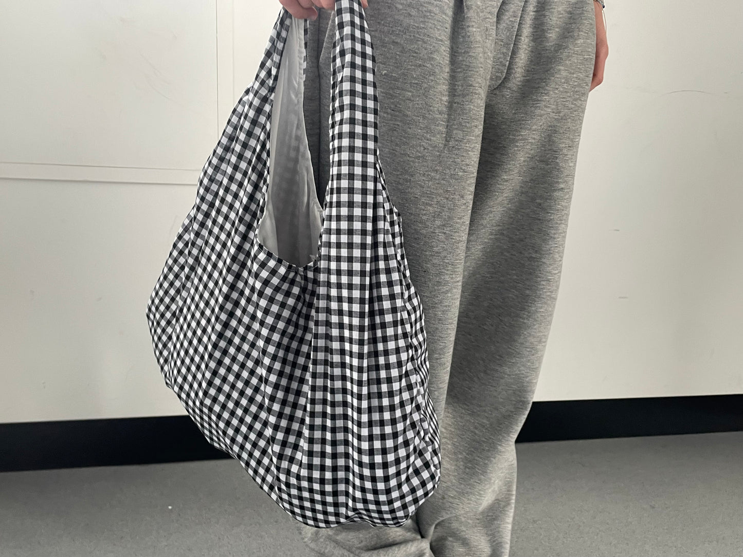 the bailey crescent bag