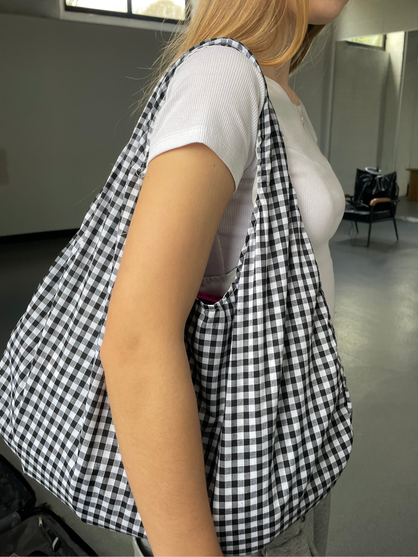 the bailey crescent bag