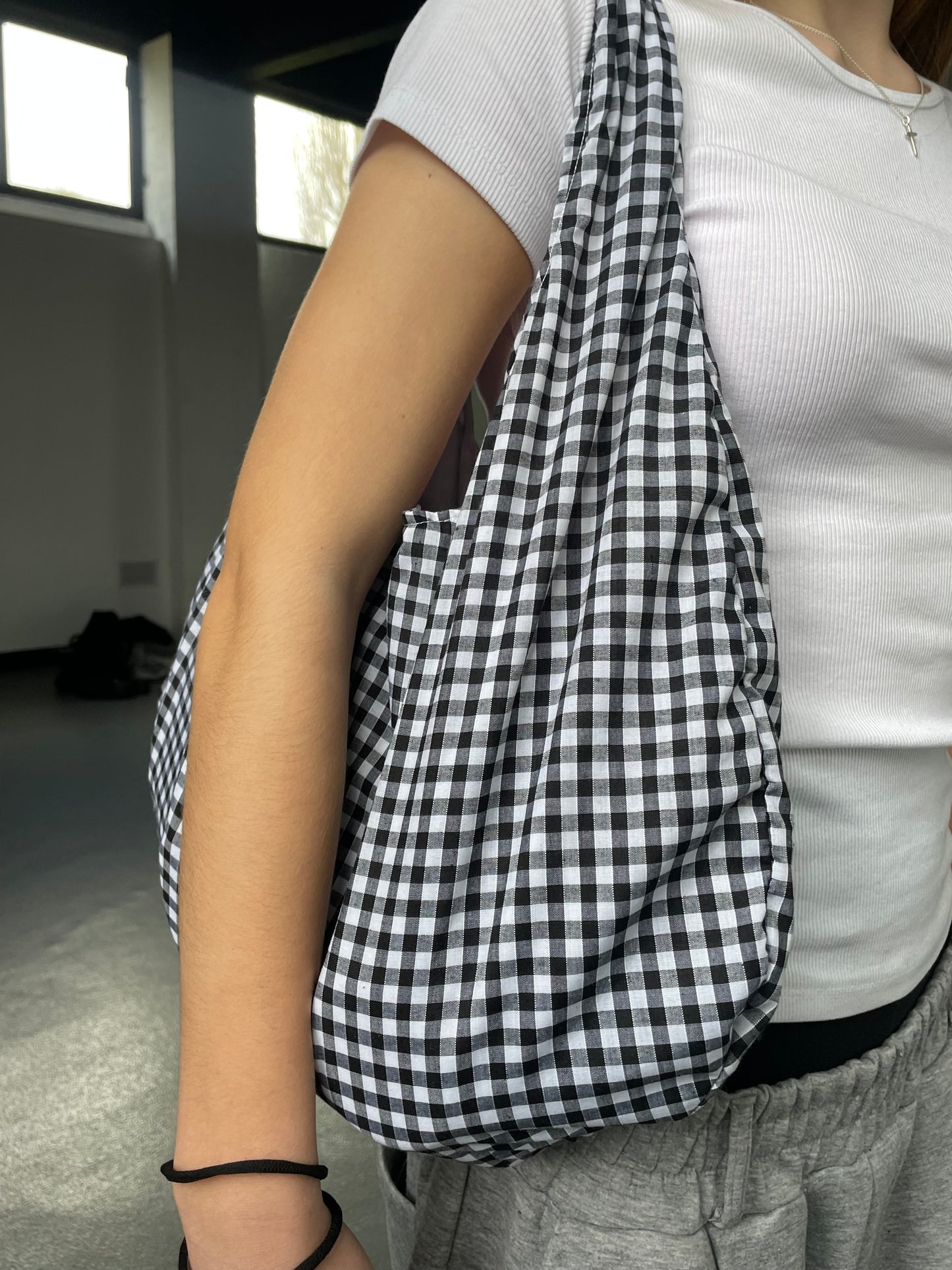 the bailey crescent bag